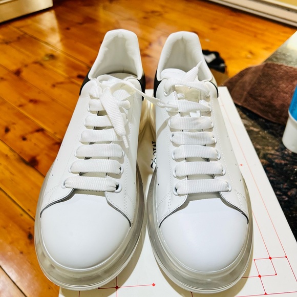 Alexander McQueen Other - Alexander McOueen
Men's Oversized Gel Sole Leather Platform Sneakers